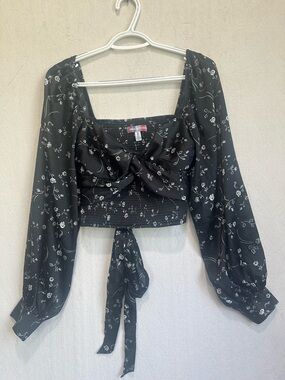 Urban Outfitters Black Babydoll Floral Tie-Front Smocked Crop Top Sz M Cottage